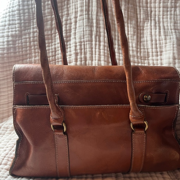 Beautiful Carmel Leather Satchel - Picture 6 of 17